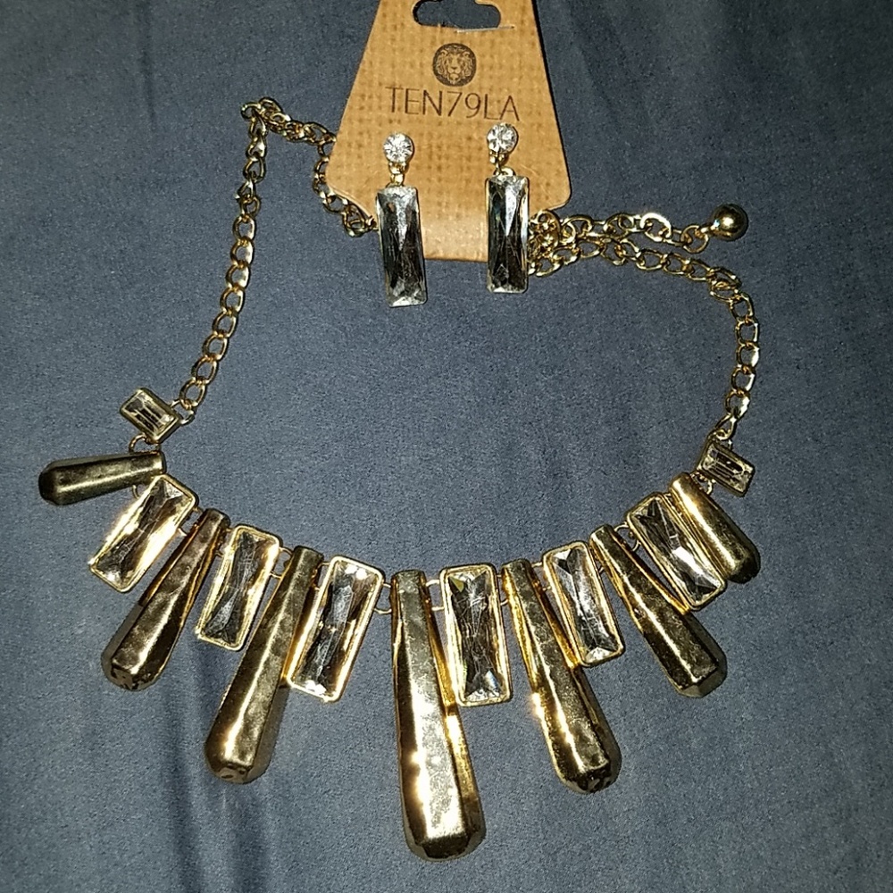 Statment necklace and earring